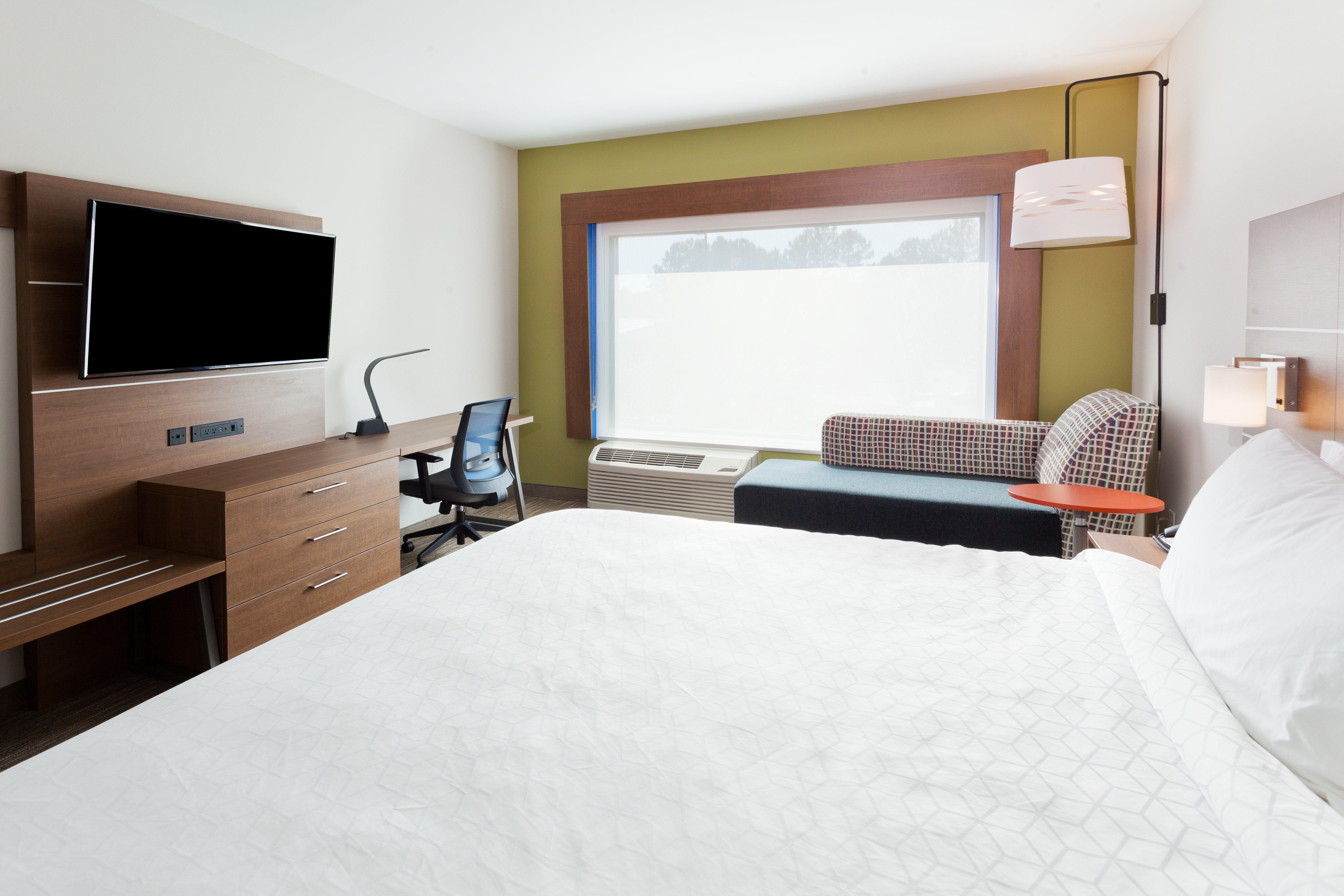 Holiday Inn Express & Suites - Fayetteville By Ihg Exterior photo